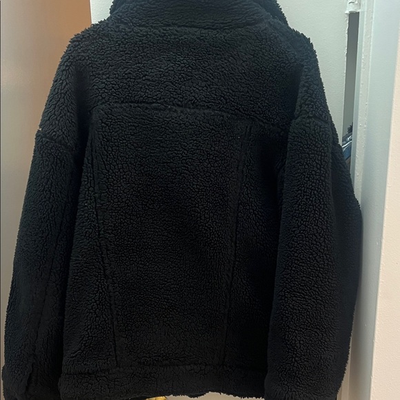 UGG Frankie Sherpa Trucker Jacket - Picture 8 of 9